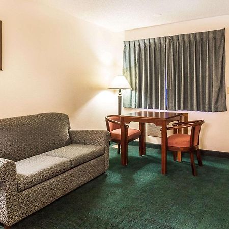 Econolodge Everett Exteriör bild